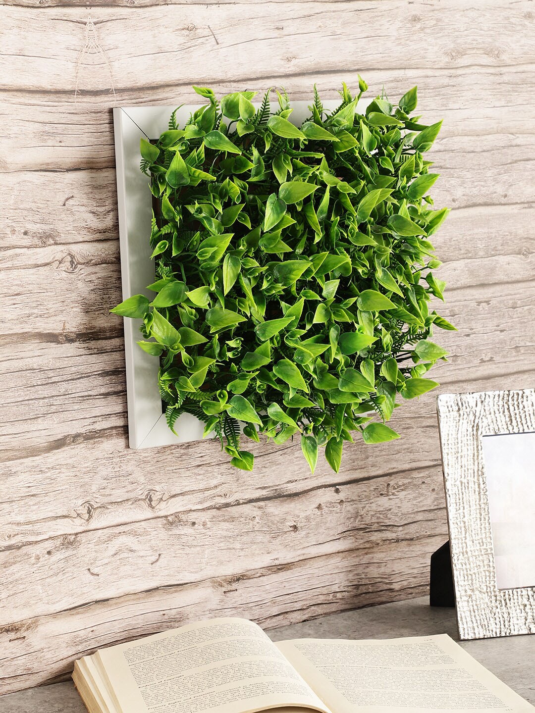 

FOLIYAJ Wall Planter Frames Artificial Flowers and Plants, Green