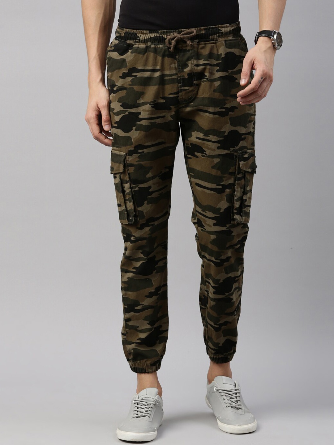 

CINOCCI Men Khaki Camouflage Printed Slim Fit Jogger