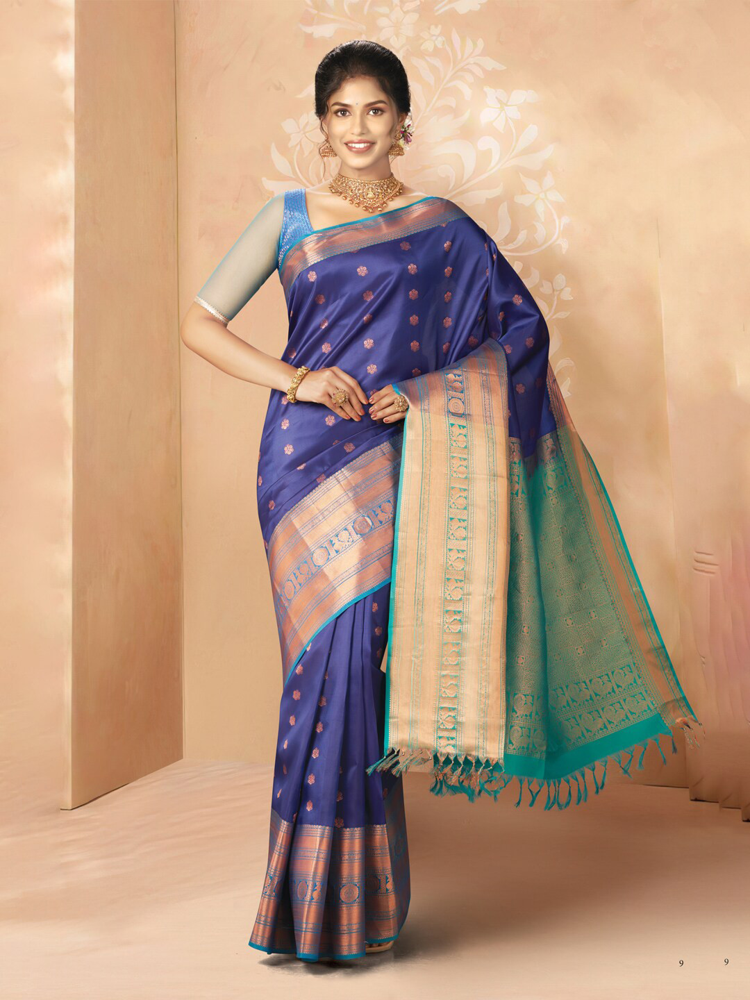 

SAMUDRIKA PATTU Blue & Gold-Toned Ethnic Motifs Zari Pure Silk Kanjeevaram Saree