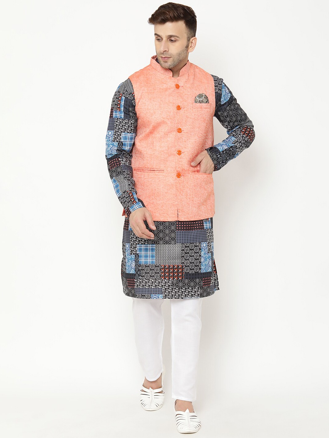 

Hangup Men Black Printed Kurta with Pyjamas