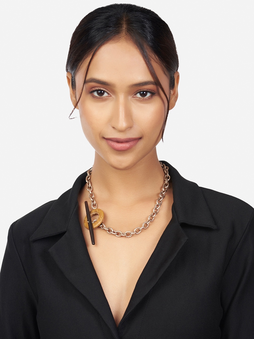 

Ahaanya Brass Gold-Plated Necklace