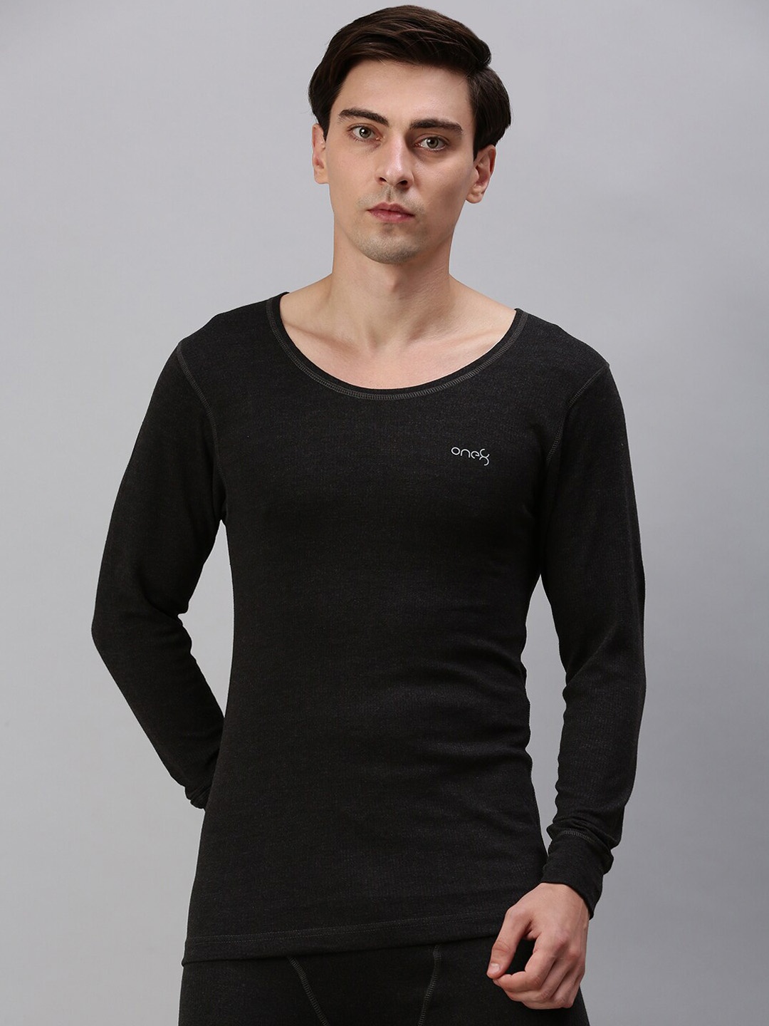 

one8 by Virat Kohli Men Solid Cotton Thermal Top, Charcoal
