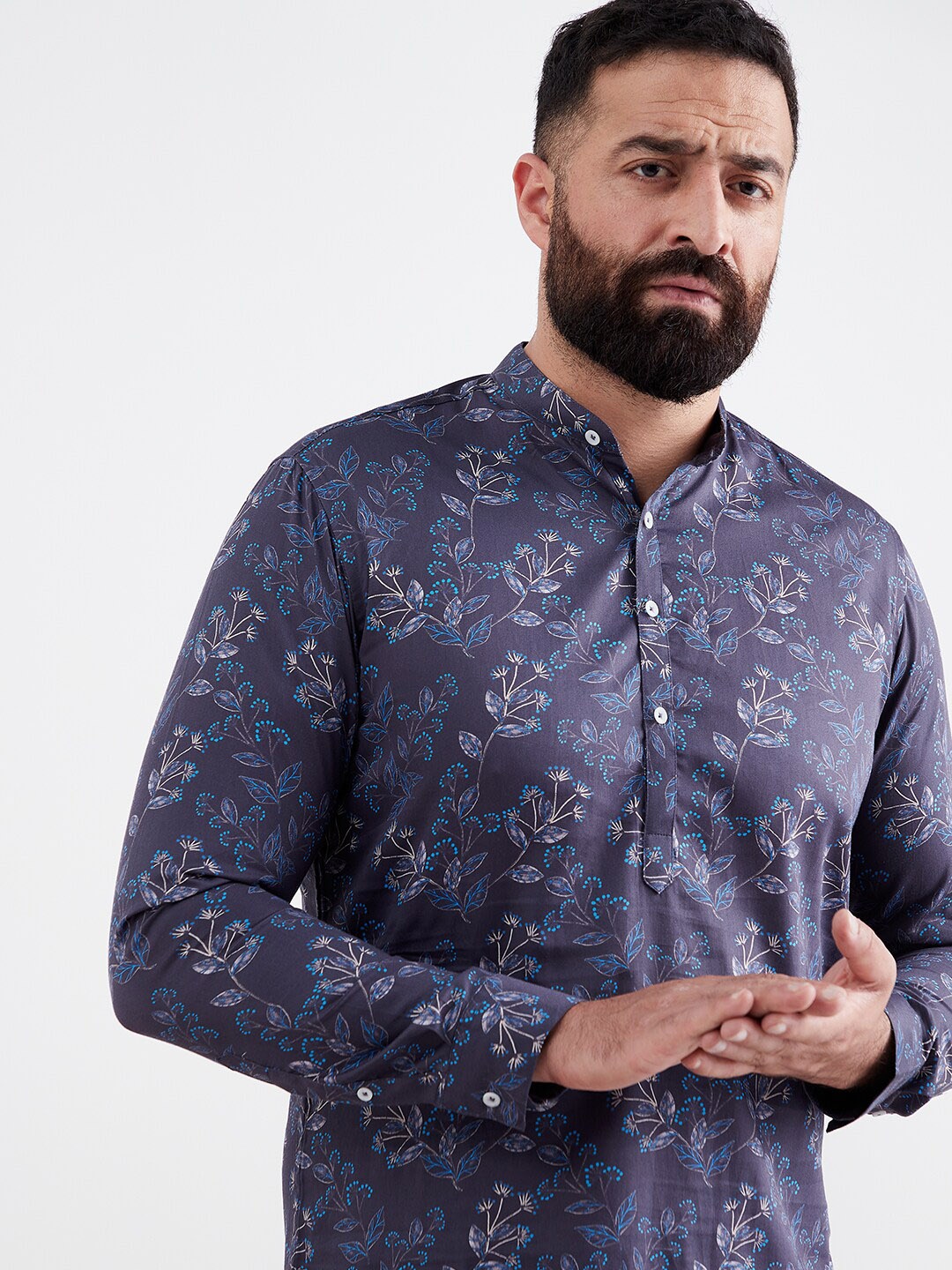 

MR BUTTON Men Floral Kurta, Navy blue