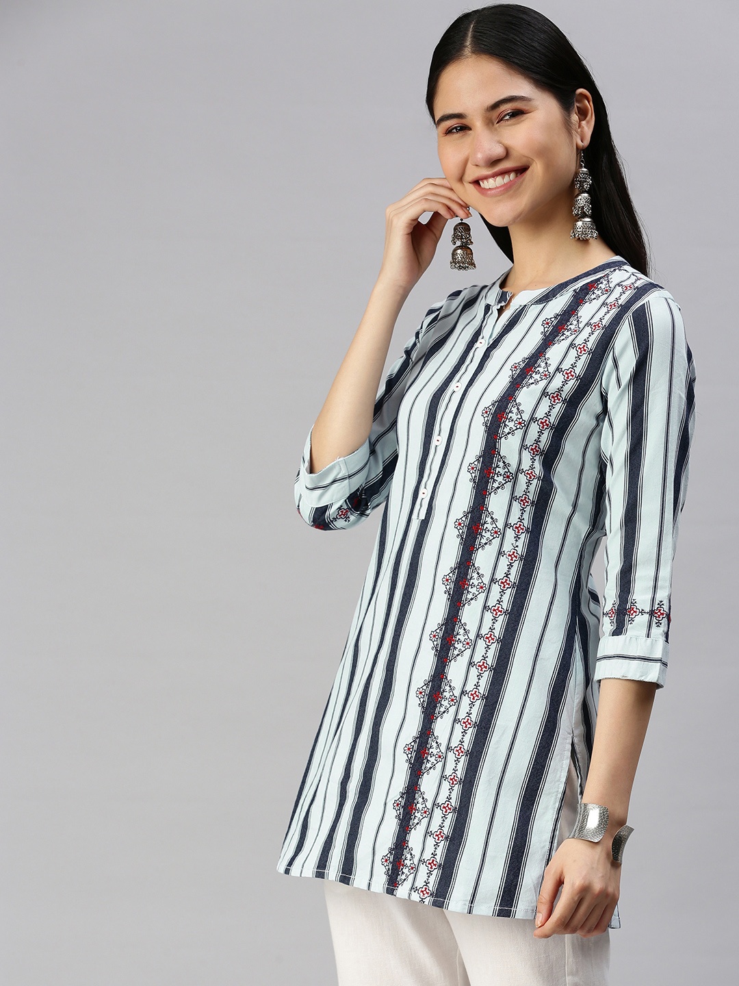 

ETIQUETTE Women Blue Striped Thread Work Indigo Denim Kurta