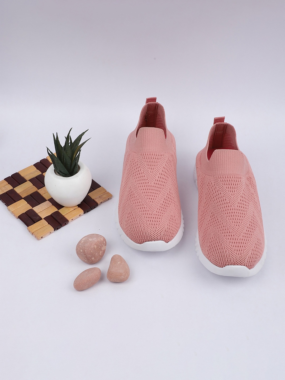 

TPENT Women Peach-Coloured Mesh Running Non-Marking Shoes