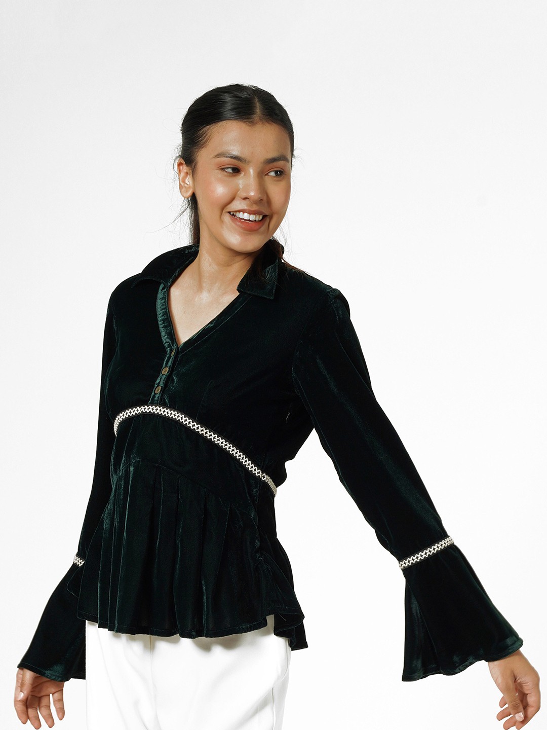 

Taurus Women Green Solid Cinched Waist Velvet Top