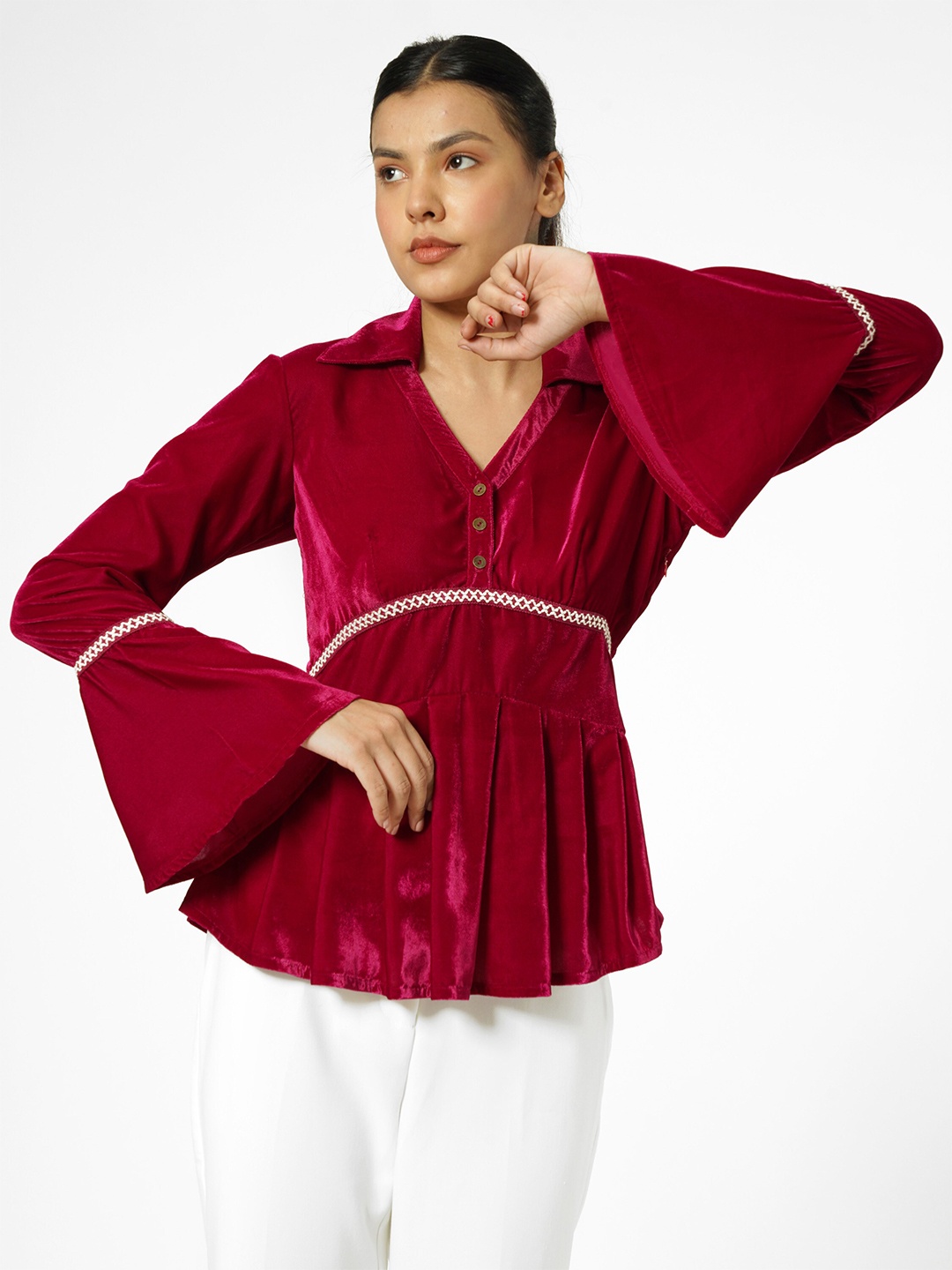 

Taurus Women Pink Solid Cinched Waist Velvet Top
