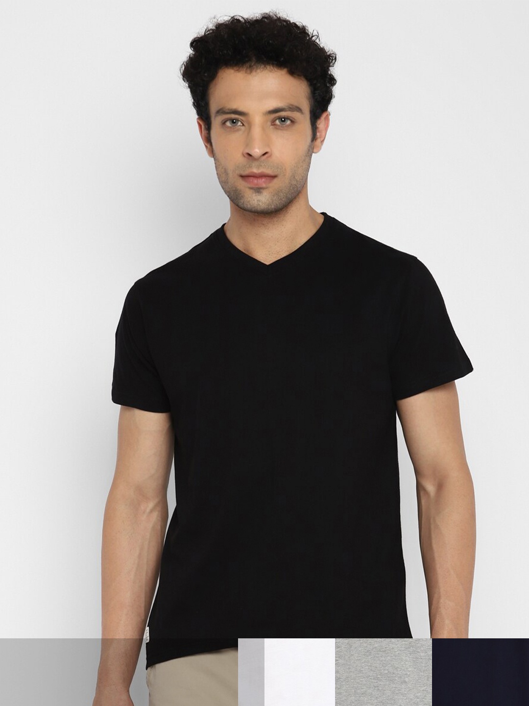 

American Crew Men Pack of 4 Black & White V-Neck T-shirt