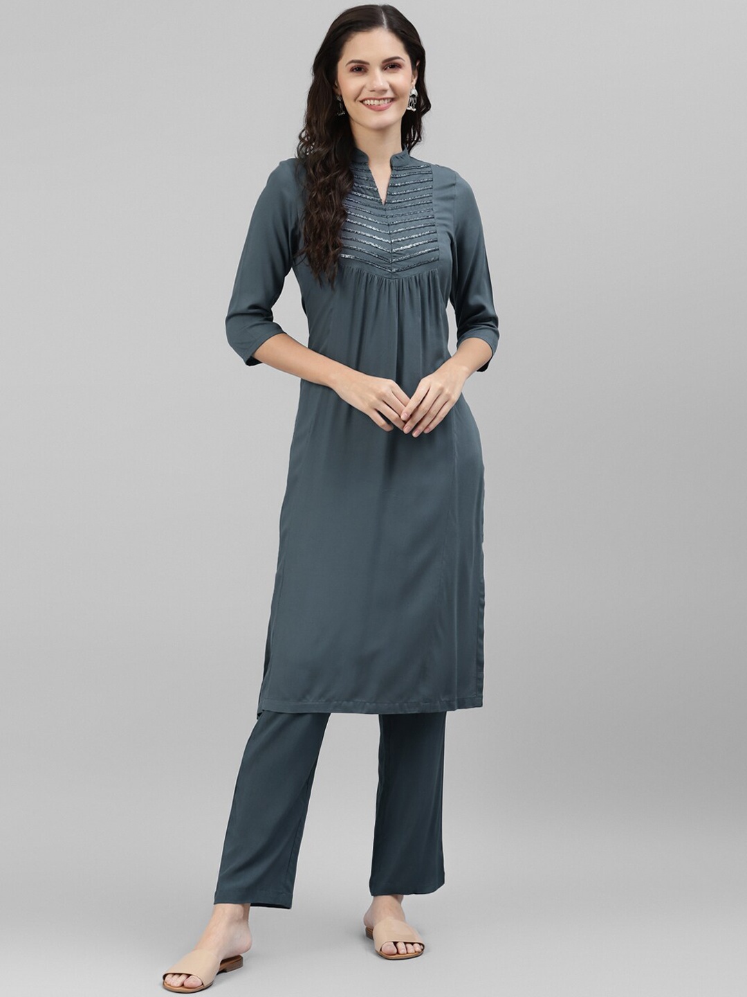 

DEEBACO Women Solid Gathered Kurta with Trouser, Grey