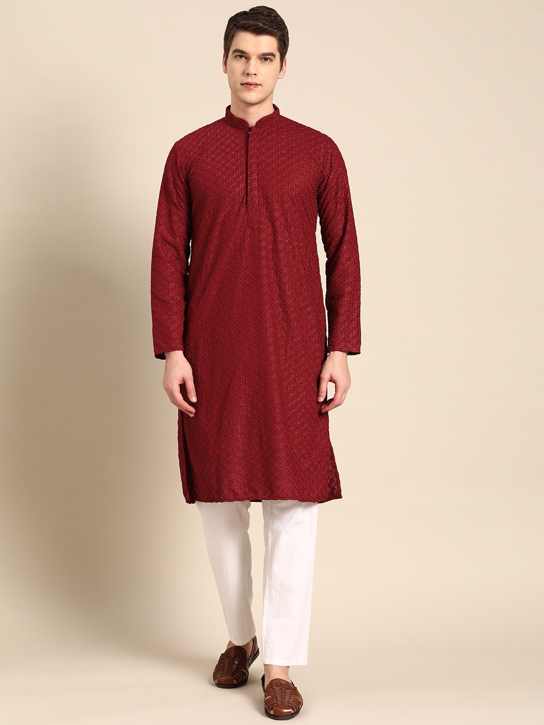 

RAJUBHAI HARGOVINDAS Men Maroon Floral Embroidered Chikankari Kurta