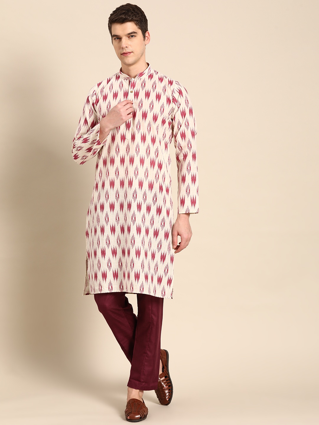 

RAJUBHAI HARGOVINDAS Men Purple & Beige Printed Handloom Kurta