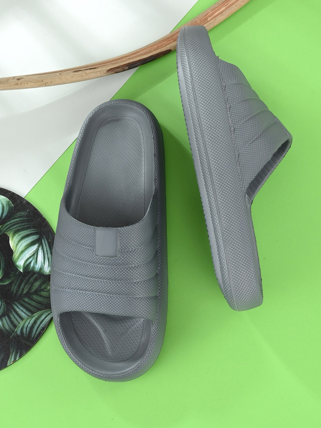 

MANSAMUSA Men Croslite Sliders, Grey