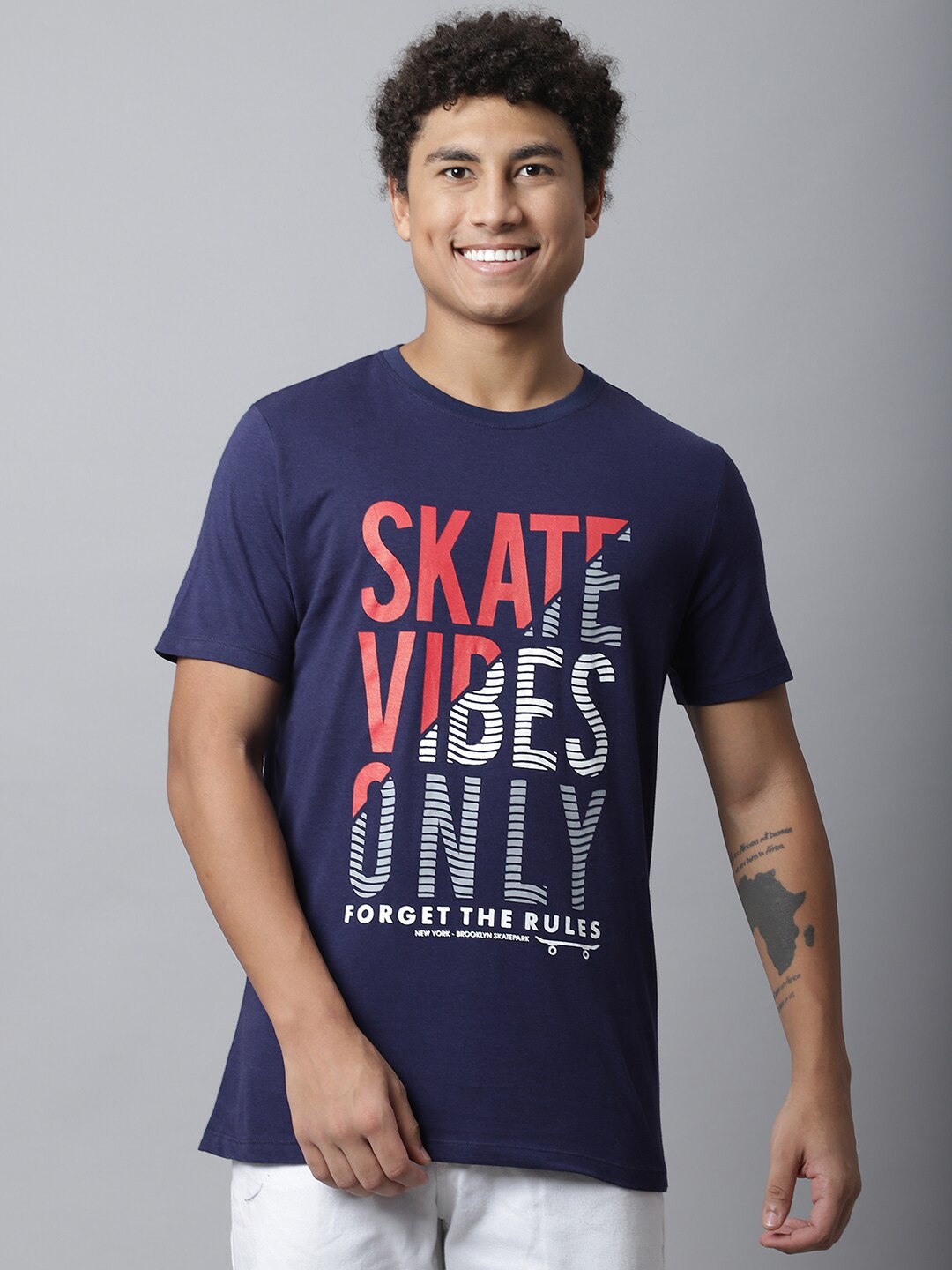 

DOOR74 Men Navy Blue Typography Printed T-shirt