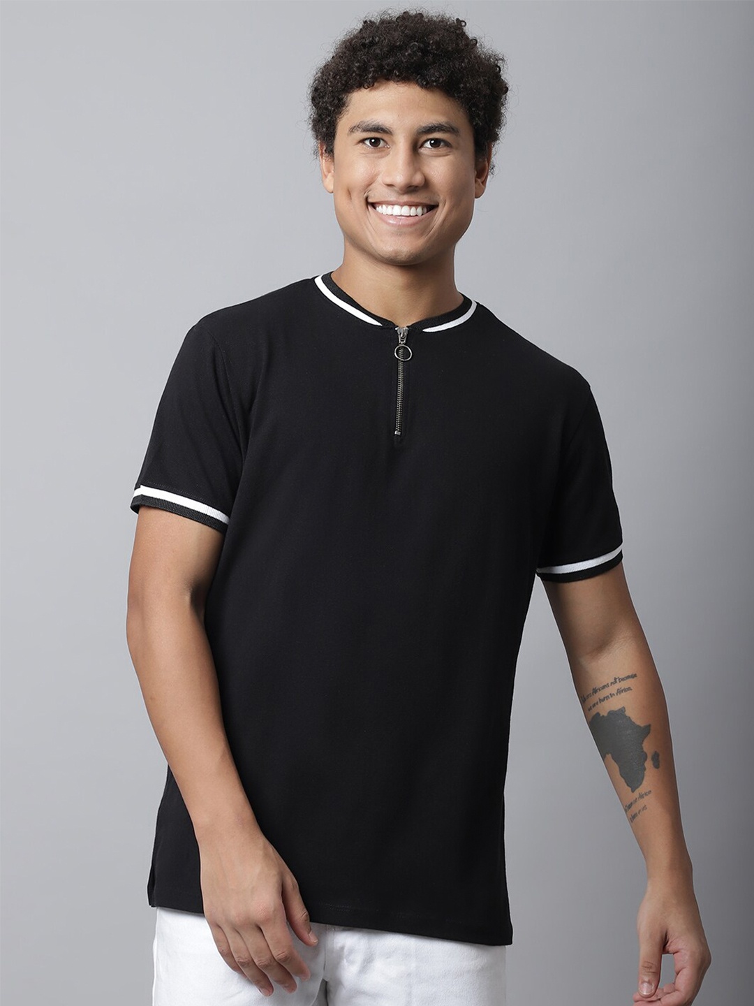 

DOOR74 Men Black Mandarin Collar T-shirt