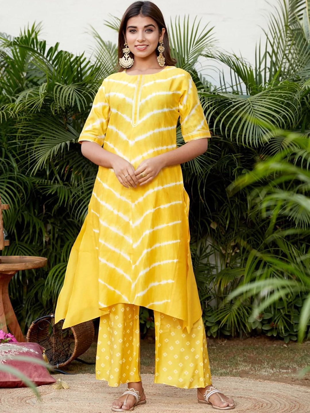 

Nangalia Ruchira Women Leheriya Printed Pure Cotton Kurta with Palazzos, Yellow