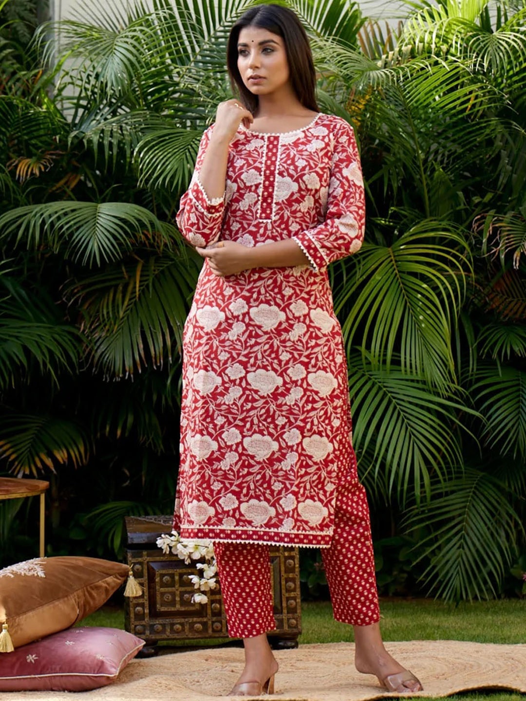 

Nangalia Ruchira Women Floral Printed Panelled Pure Cotton Kurta with Trousers, Red