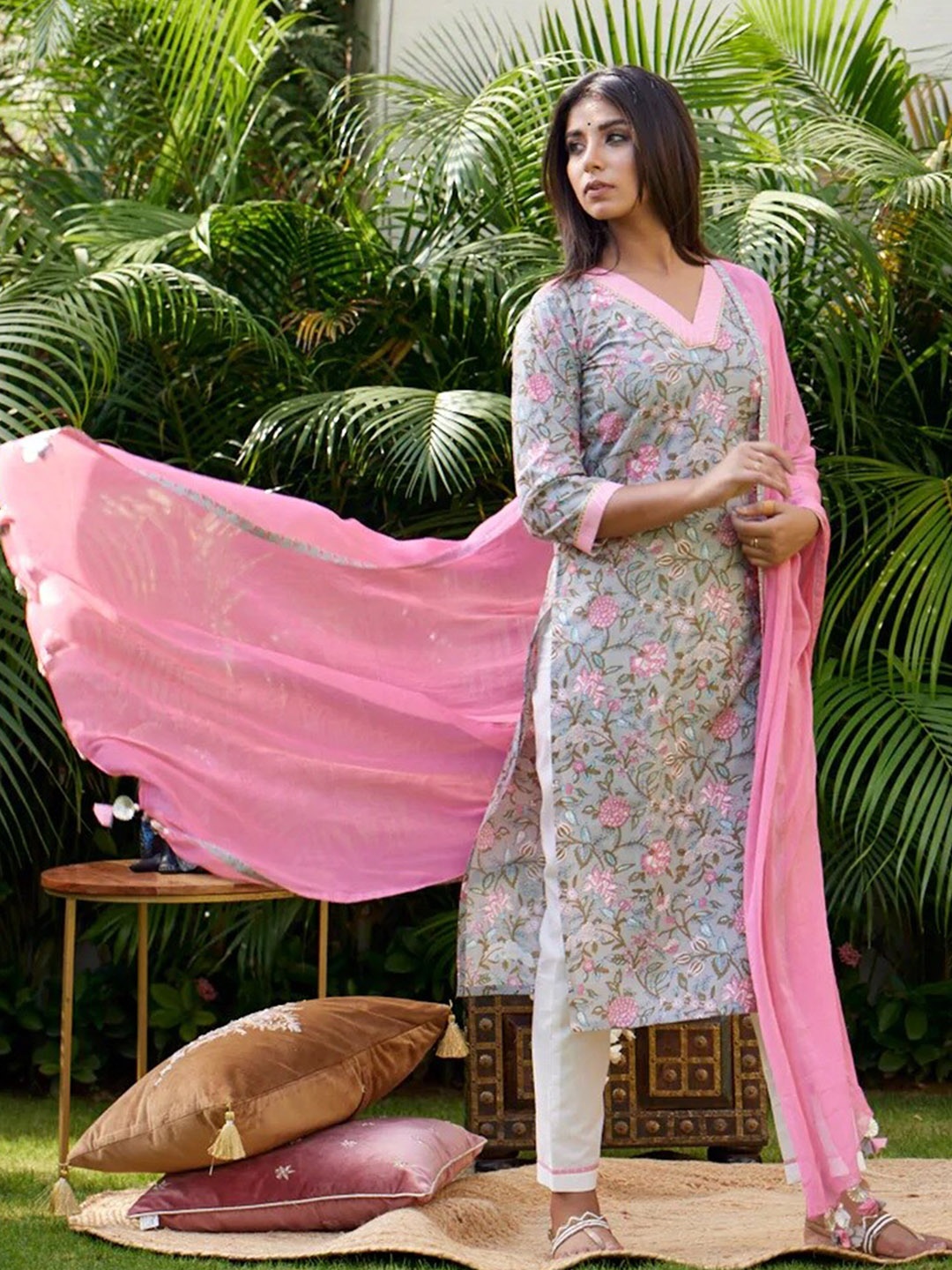 

NANGALIA RUCHIRA Women Pink Floral Printed Pure Cotton Kurta with Trousers