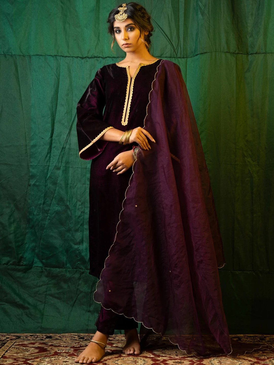 

NANGALIA RUCHIRA Women Purple Velvet Kurta with Trousers & Dupatta