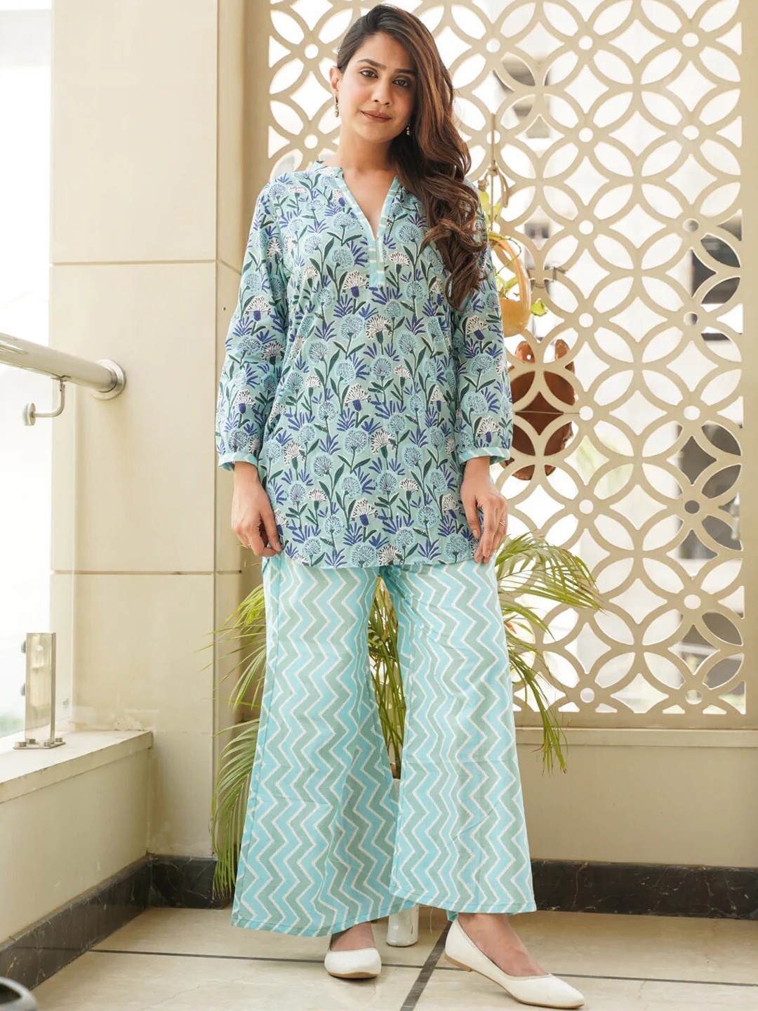 

NANGALIA RUCHIRA Women Blue Floral Printed Pure Cotton Kurta with Palazzos