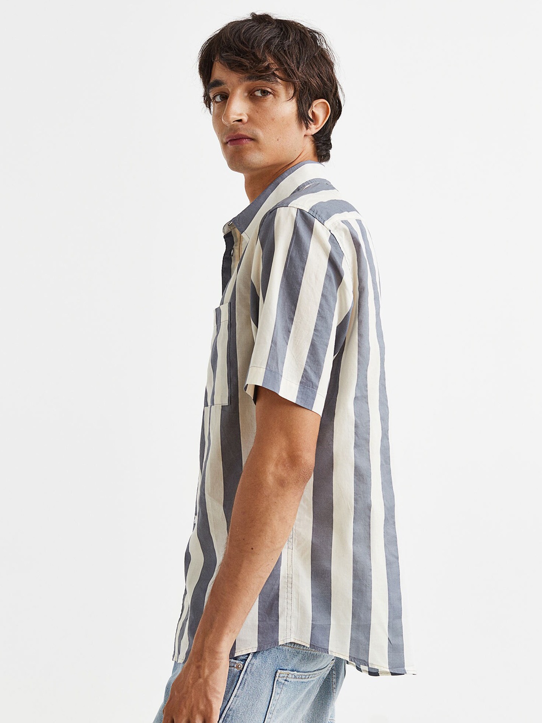 

H&M Men Regular Fit Short-sleeved Shirt, Grey