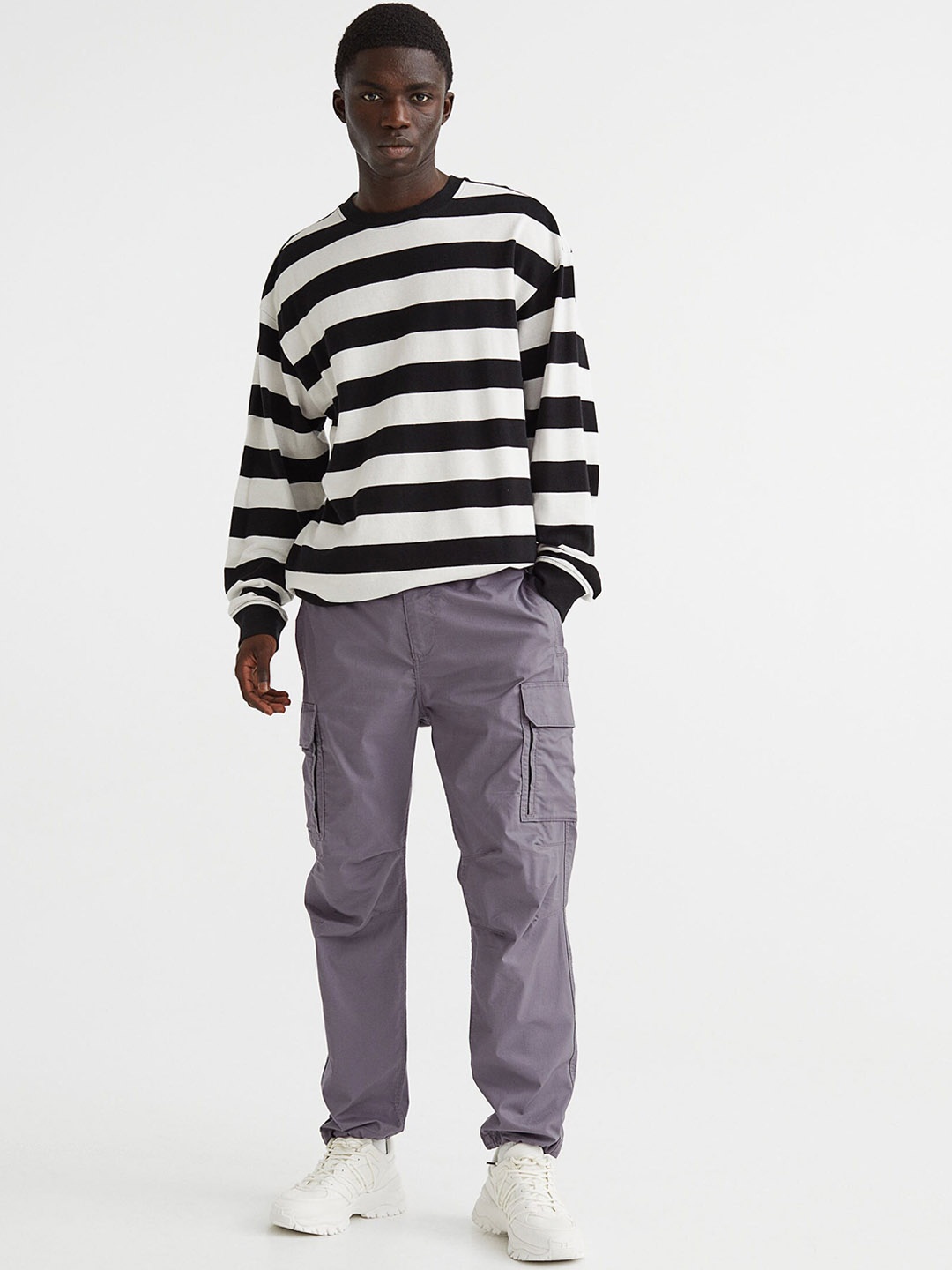 

H&M Men White & Black Regular Fit Ripstop Cargo Trousers, Grey