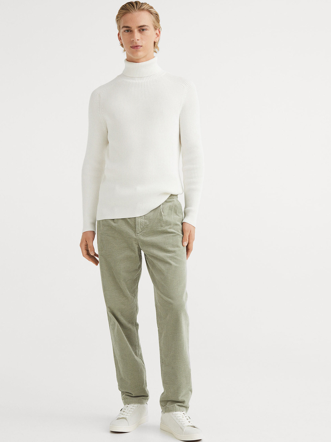

H&M Men Green Regular Fit Corduroy Trousers