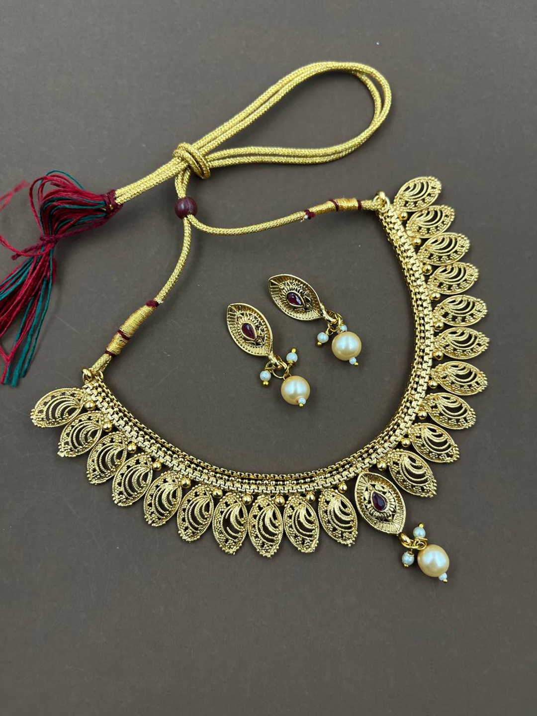 

LAFORWORD Gold-Plated Pearls Beaded Jewellery Set