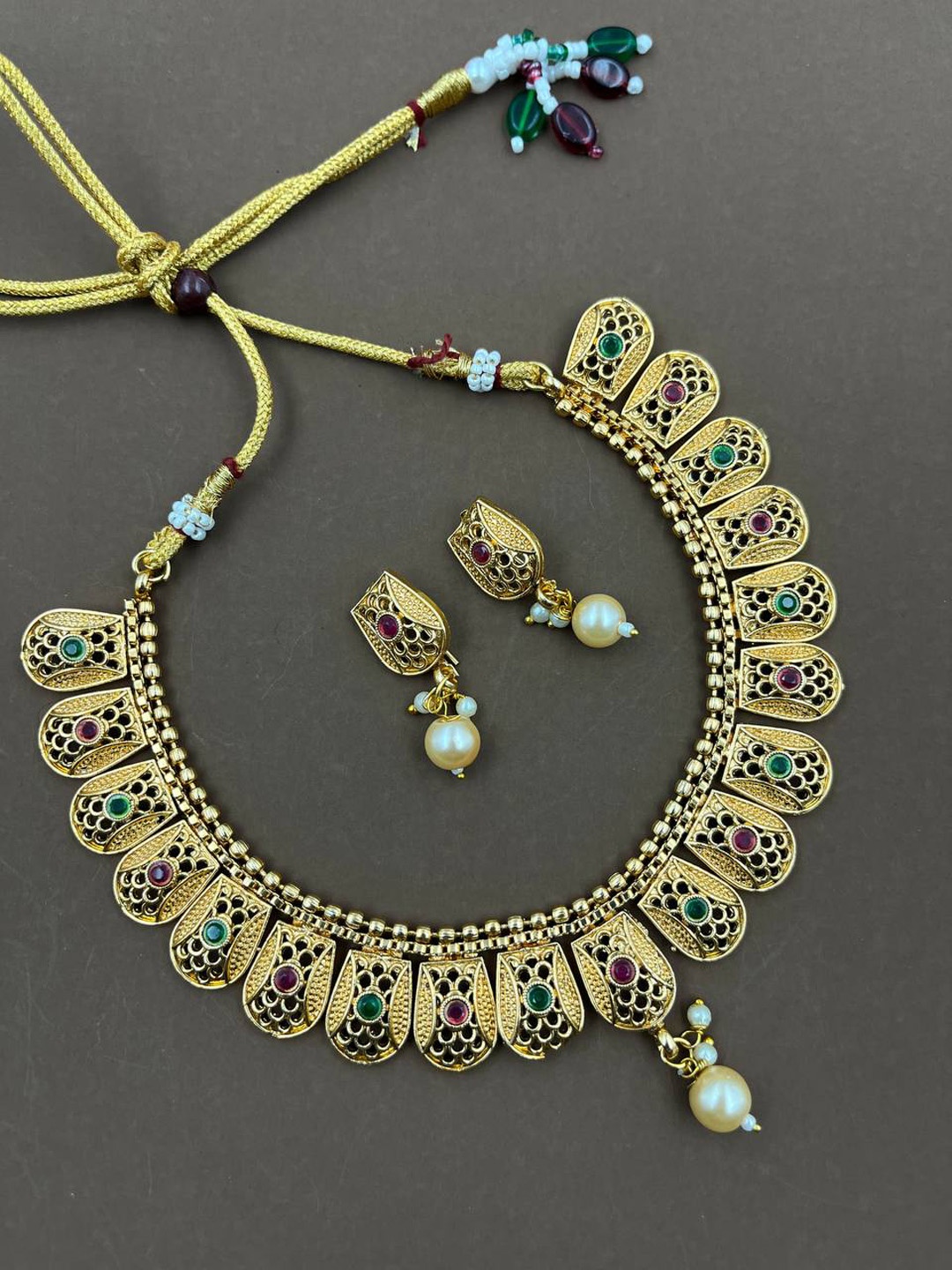 

LAFORWORD Gold-Plated Kundan Studded Jewellery Set