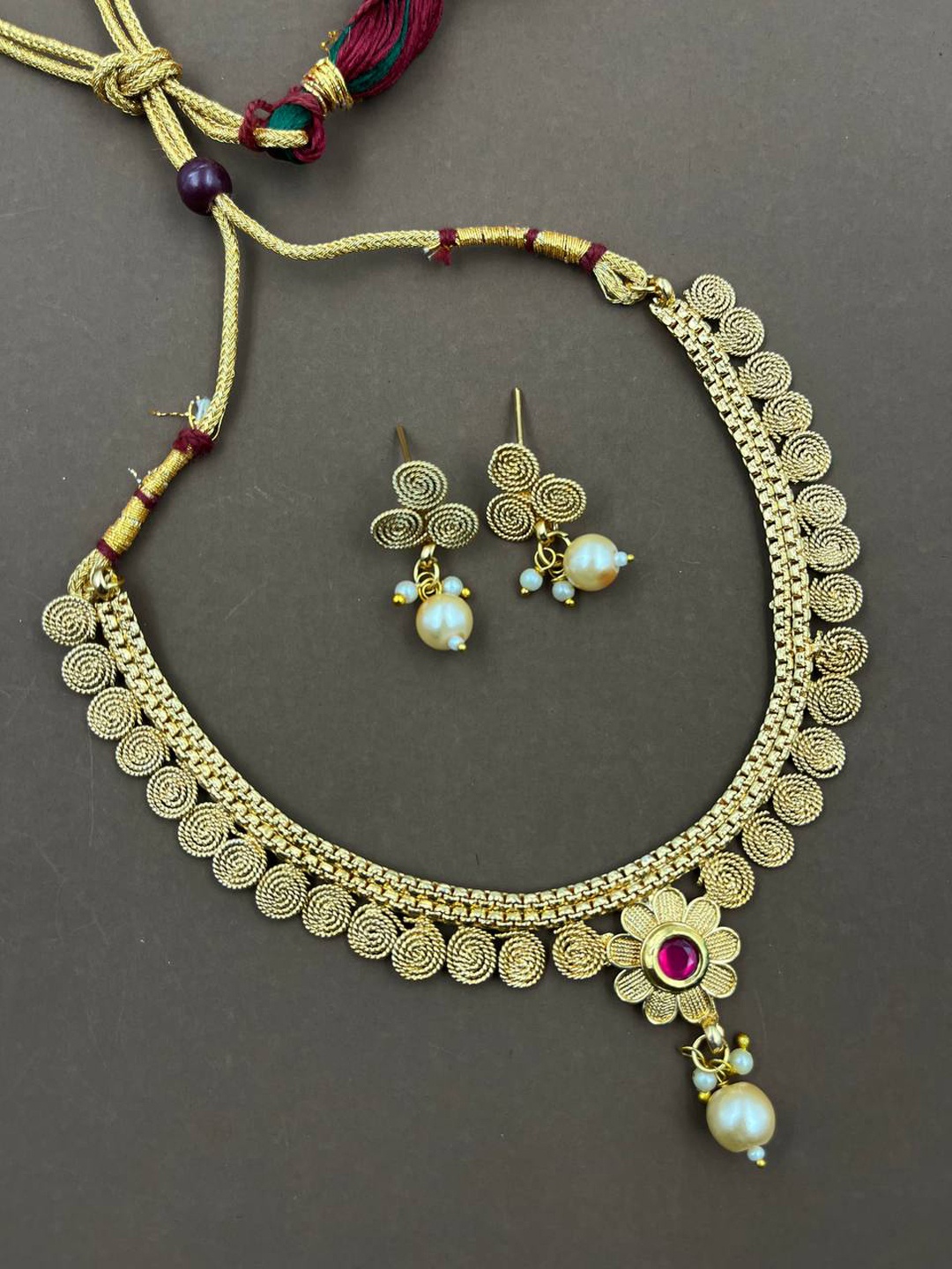 

LAFORWORD Women Gold Plated Jewellery Set
