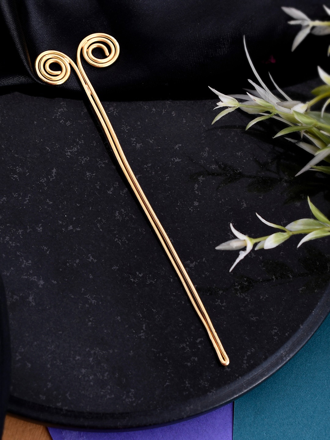 

Silvermerc Designs Women Metallic Spiral Hairstick, Gold