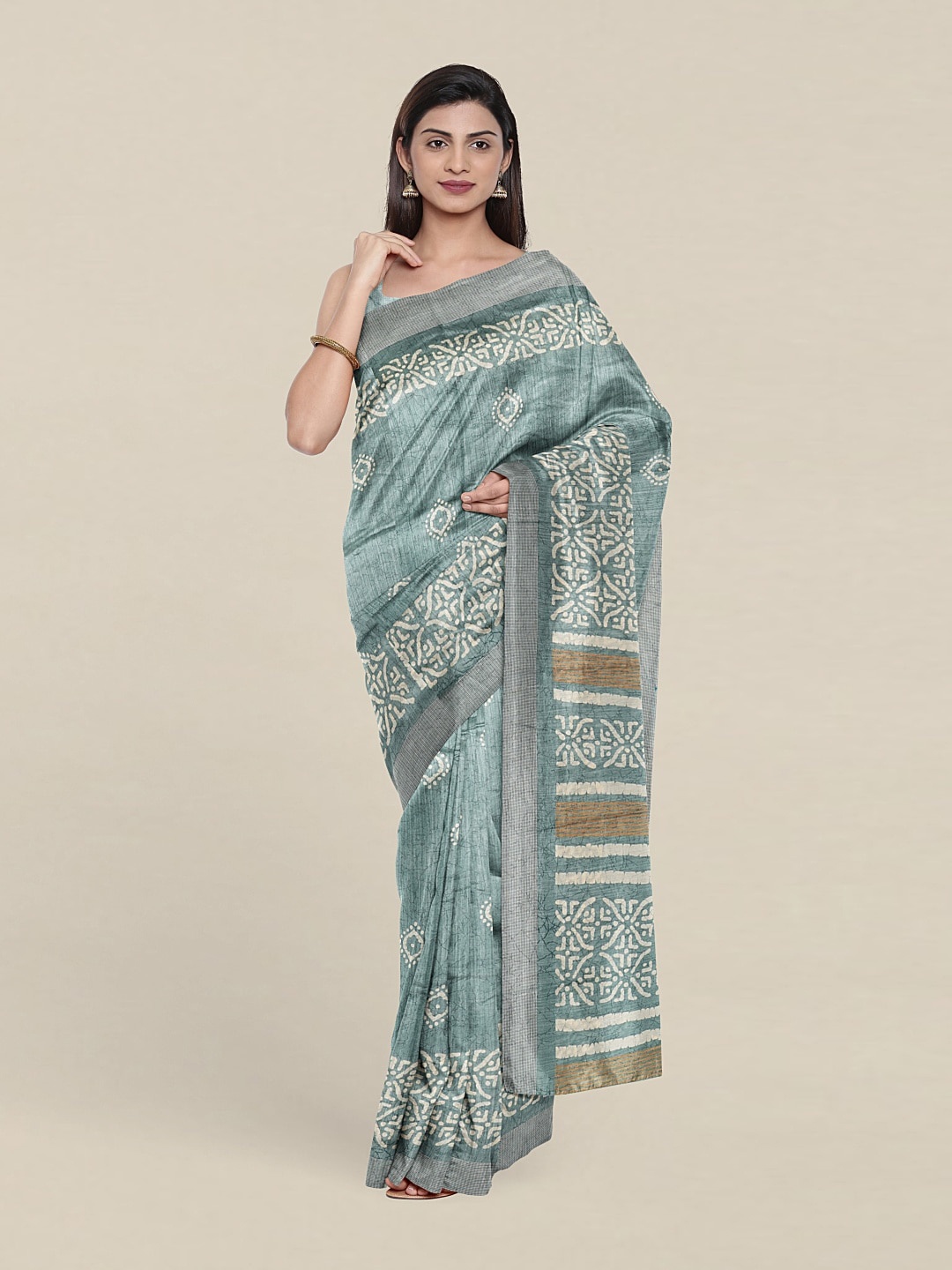 

Pothys Blue & White Saree