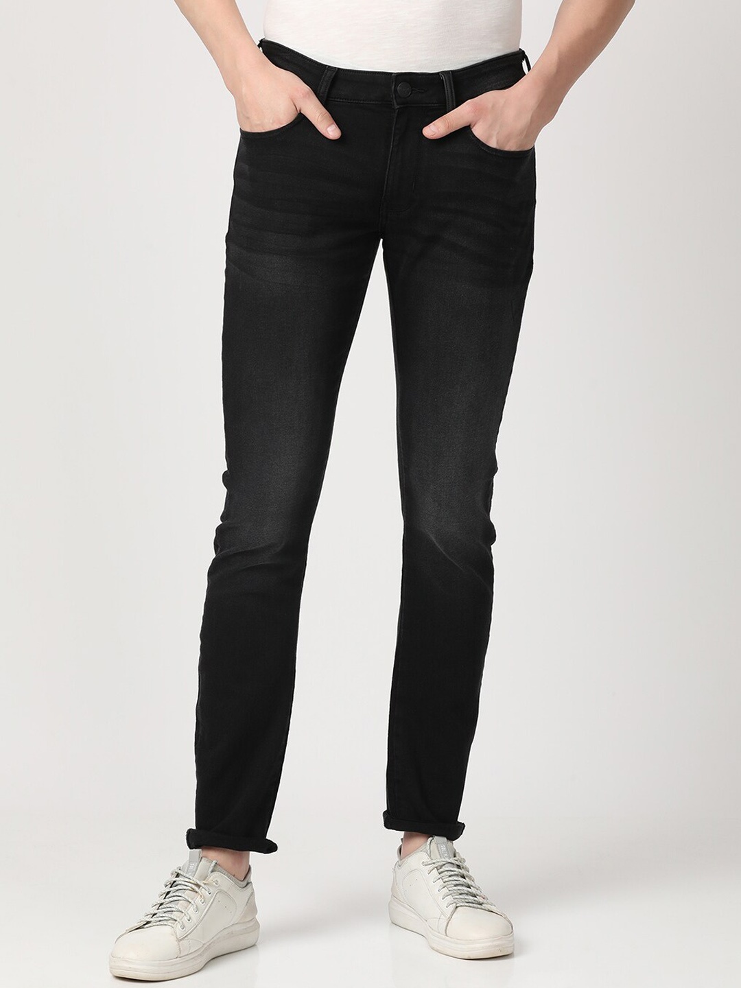 

Wrangler Men Vegas Skinny Fit Low-Rise Light Fade Stretchable Jeans, Black