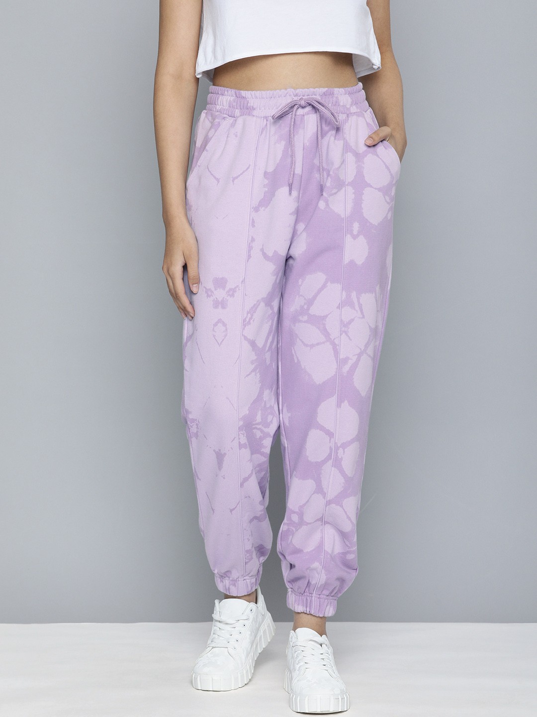 

Levis Women Purple Printed Loose Fit Pleated Joggers Trousers