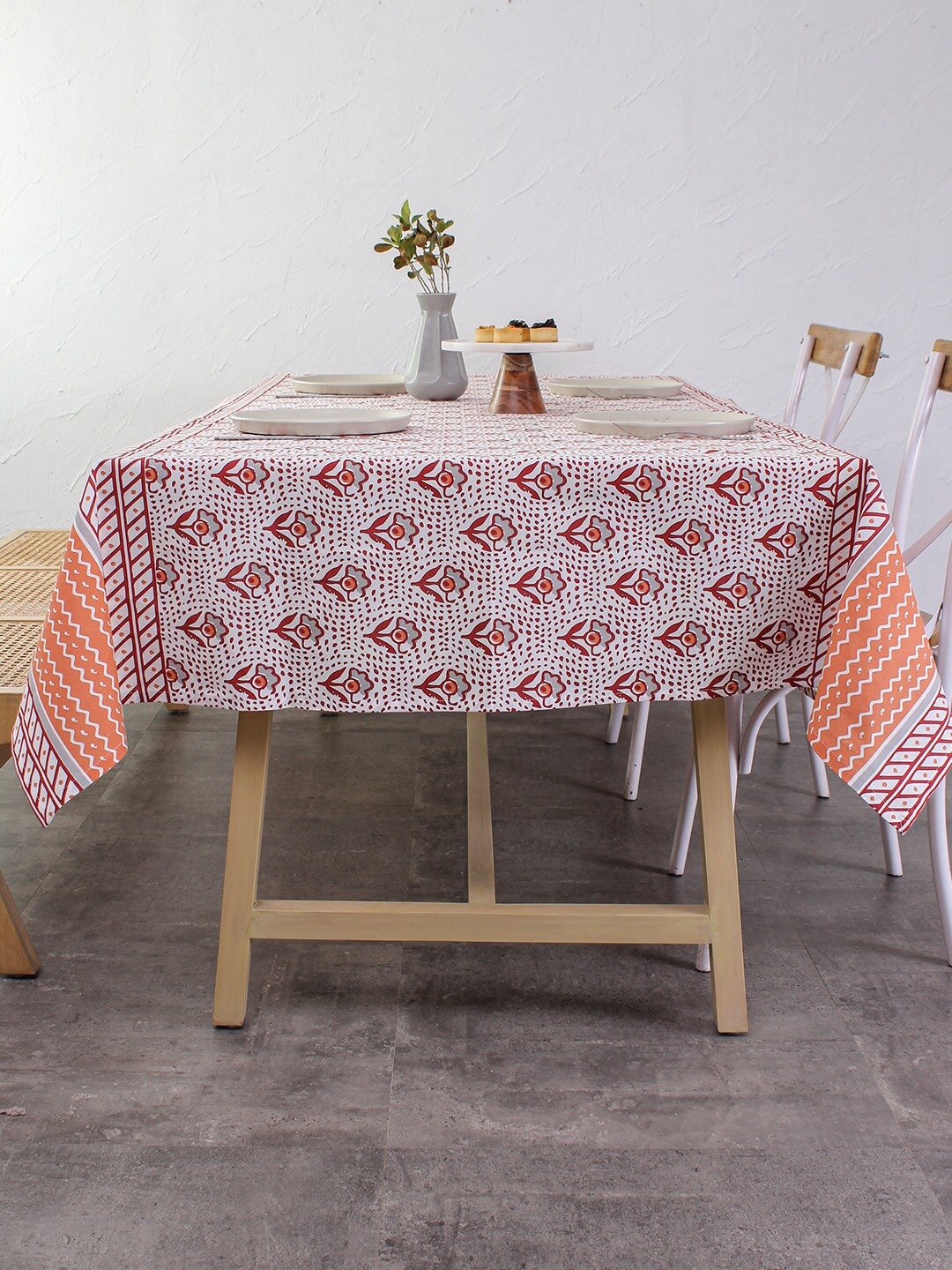 

House This Printed 6-Seater Table Covers, Red