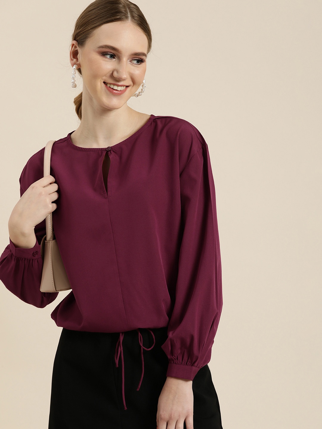 

encore by INVICTUS Keyhole Neck Top, Maroon