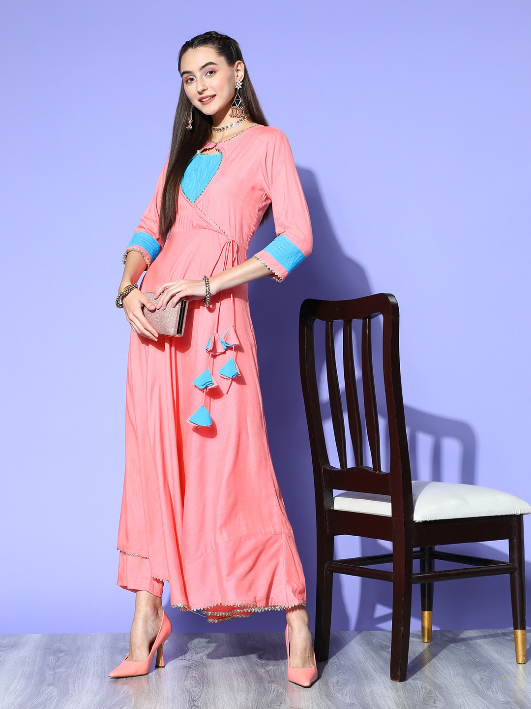 

InWeave Women Colourblocked Viscose Rayon New Neckline Kurta Set, Pink