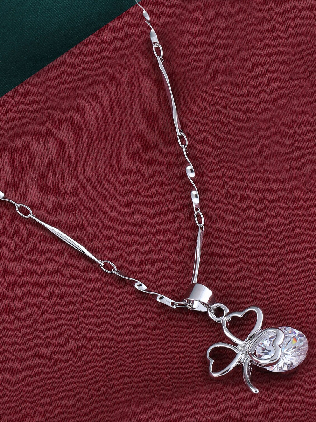 

Silver Shine Silver-Plated Flower Shape American Diamond Chain