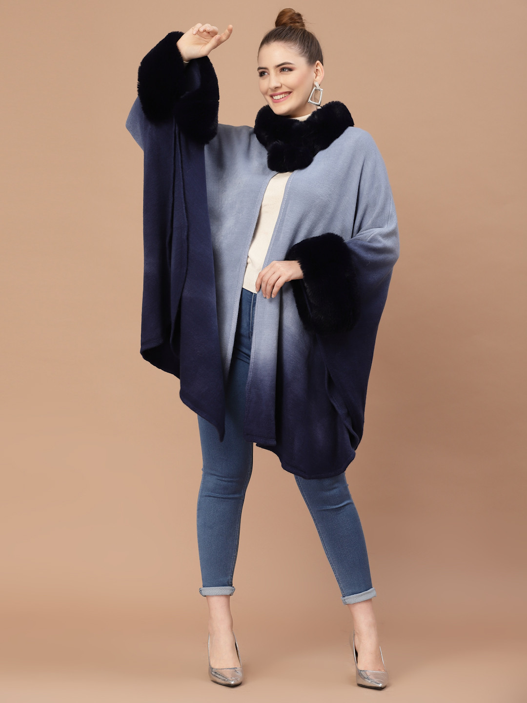 

Mafadeny Women Blue & Black Colourblocked Poncho