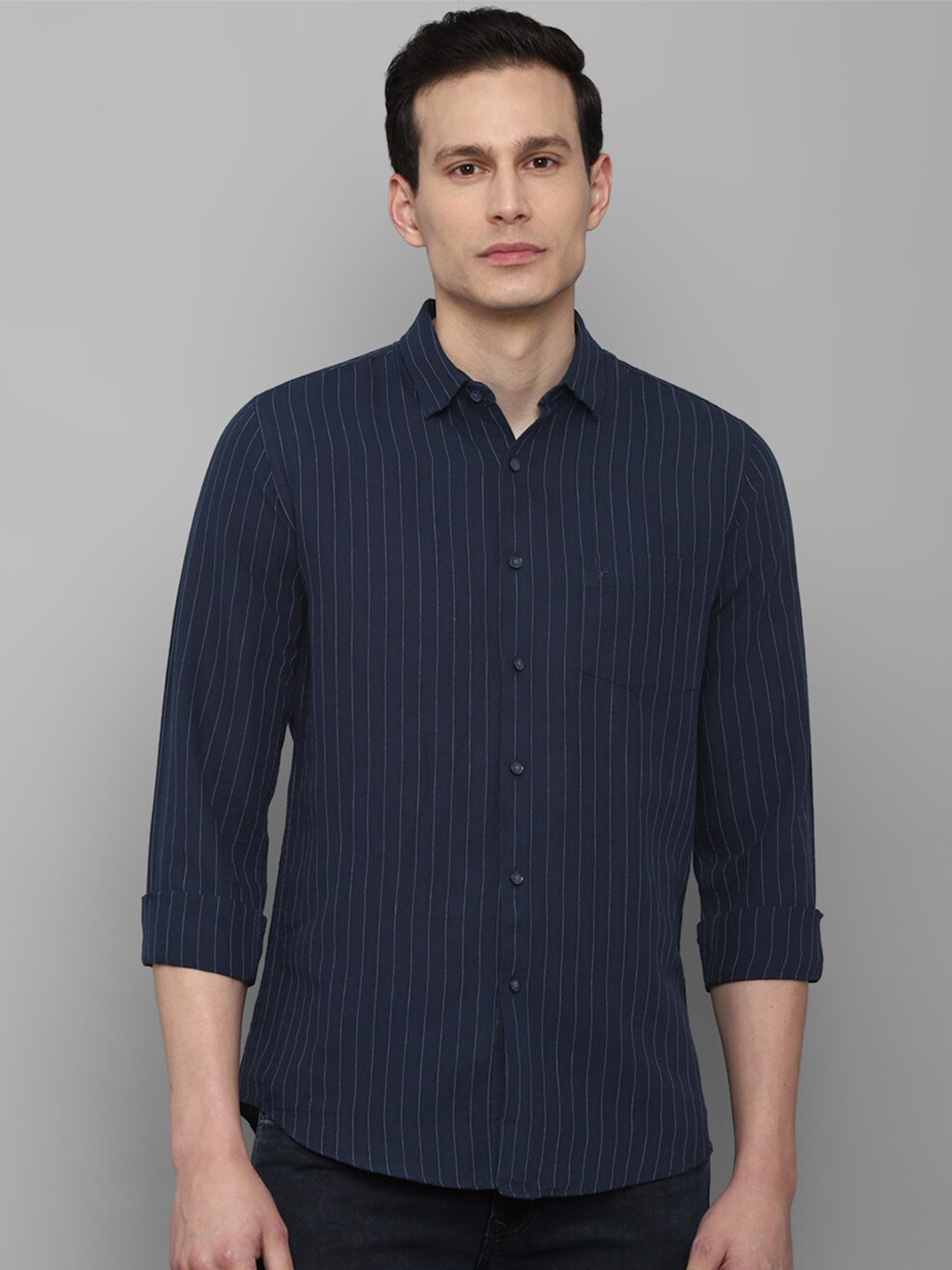 

Allen Solly Men Slim Fit Striped Casual Shirt, Navy blue