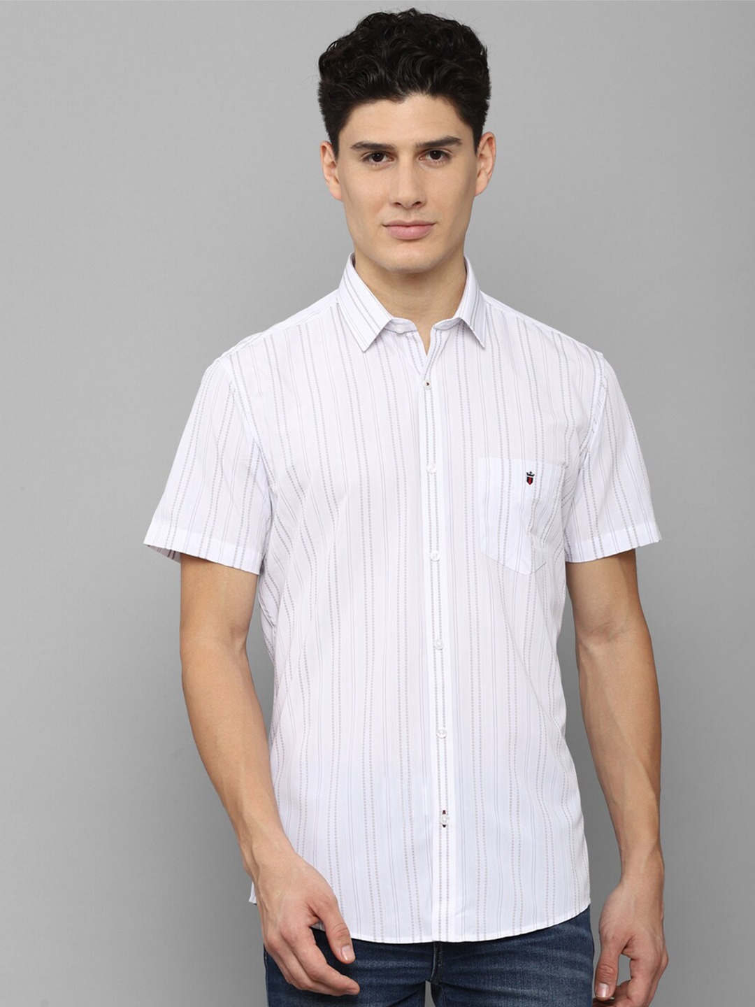 

Louis Philippe Sport Men White Slim Fit Striped Pure Cotton Casual Shirt