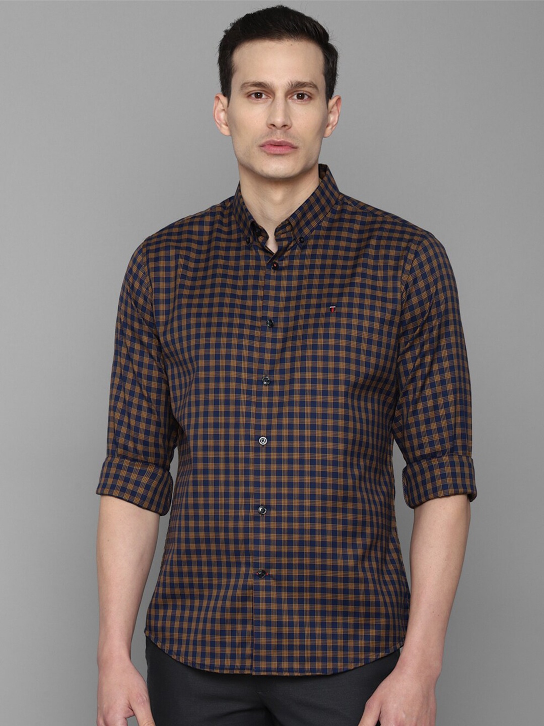 

Louis Philippe Sport Men Slim Fit Gingham Checked Pure Cotton Casual Shirt, Brown