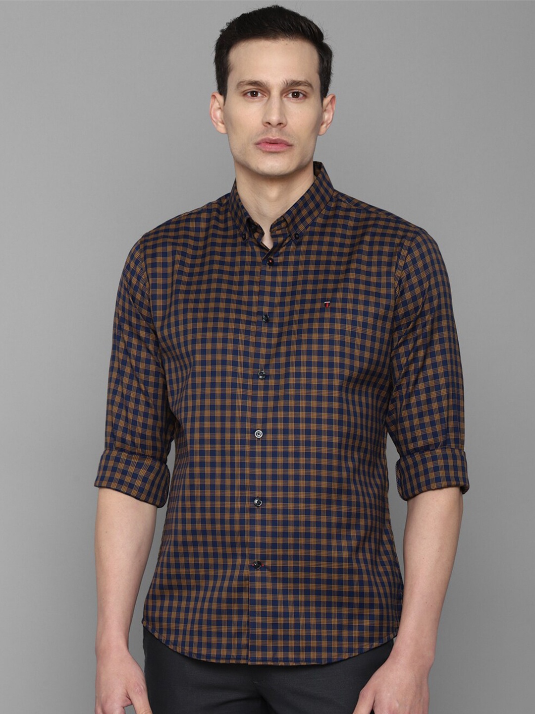 

Louis Philippe Sport Men Slim Fit Gingham Checked Pure Cotton Casual Shirt, Brown
