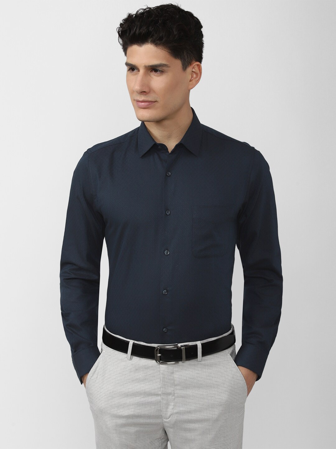 

Peter England Men Slim Fit Cotton Formal Shirt, Navy blue