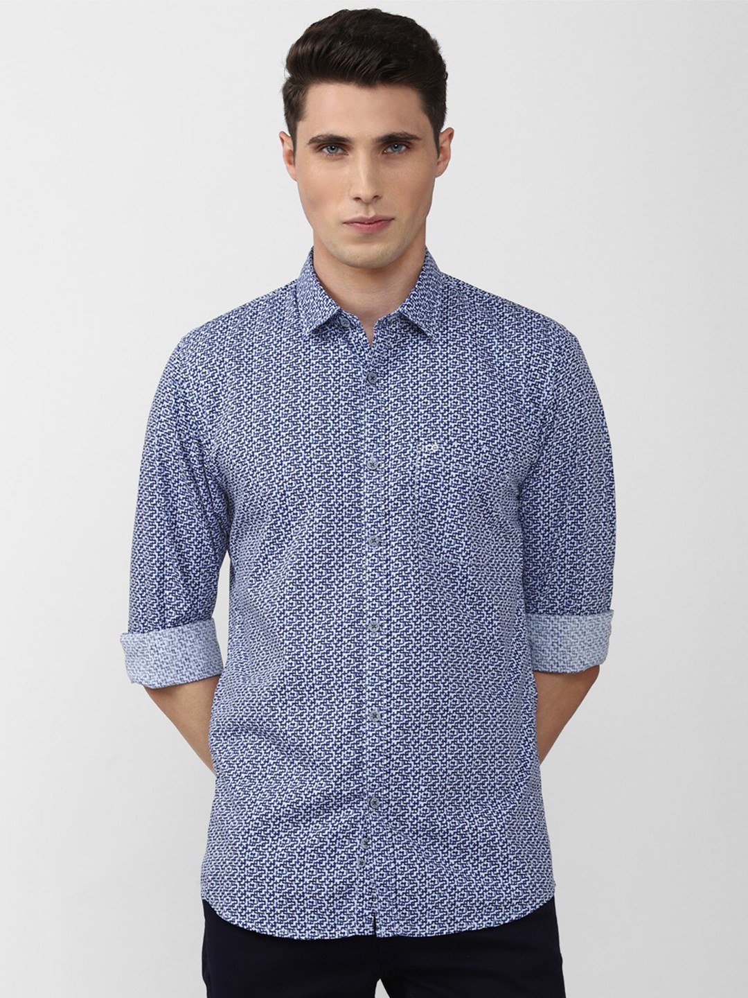 

Peter England Casuals Men Slim Fit Printed Pure Cotton Casual Shirt, Blue