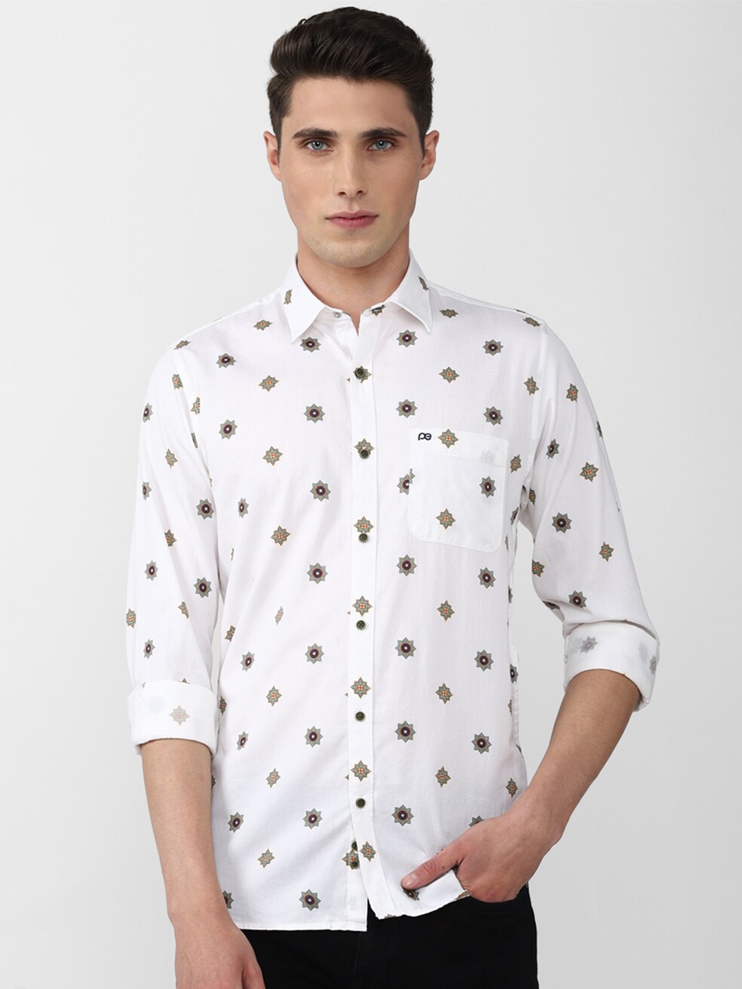 

Peter England Casuals Men Slim Fit Printed Pure Cotton Casual Shirt, White