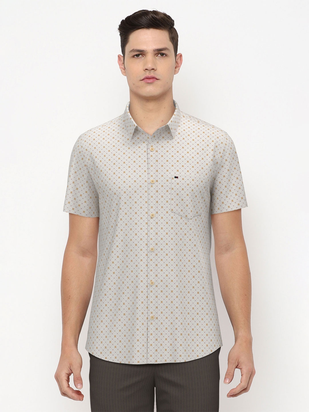 

Peter England Casuals Men Slim Fit Printed Pure Cotton Casual Shirt, Cream