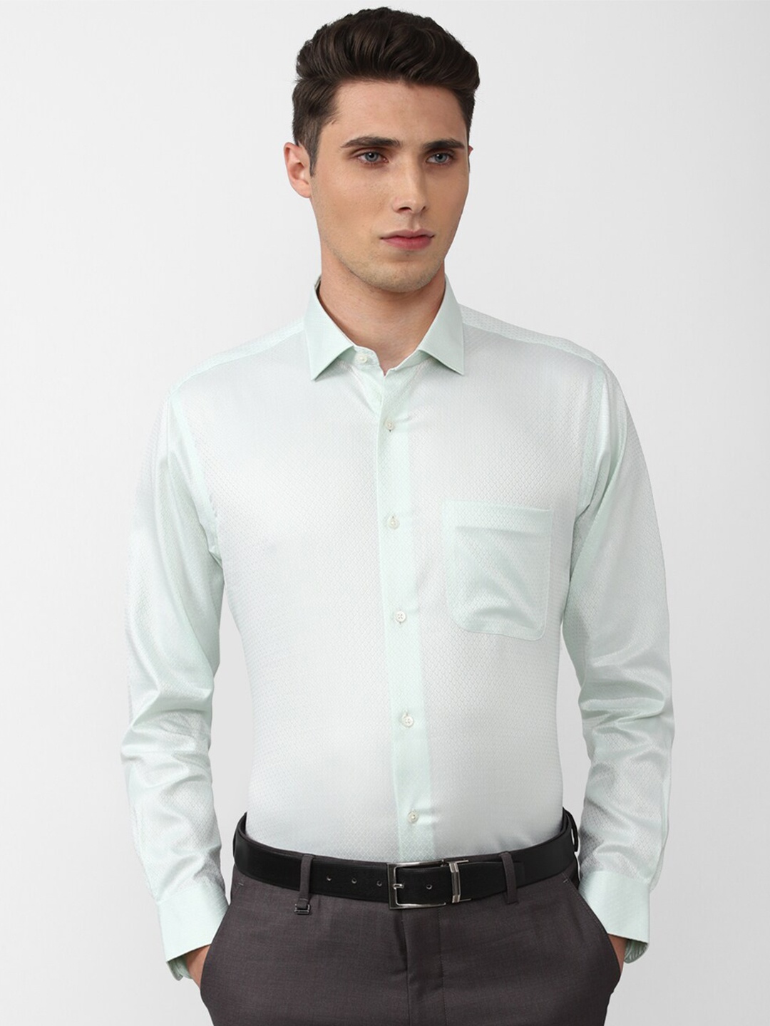 

Van Heusen Men Solid Regular Fit Formal Shirt, Green