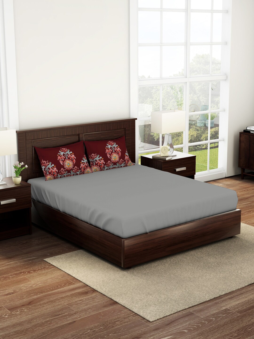 

SPACES Grey & Maroon 144 TC King Bedsheet with 2 Pillow Cotton Covers