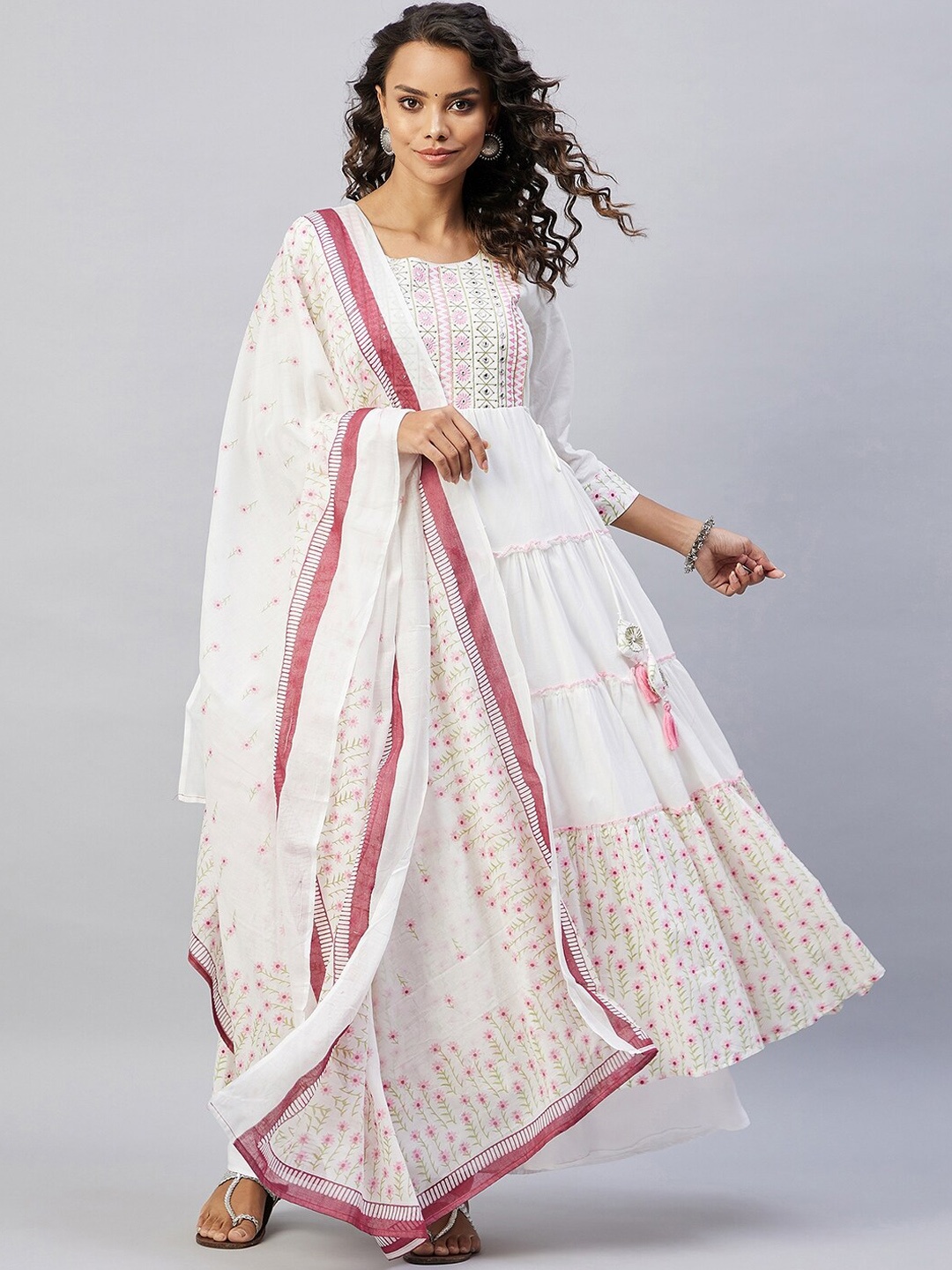 

InWeave Women Pink Ethnic Motifs Printed Flared Sleeves Anarkali Kurta