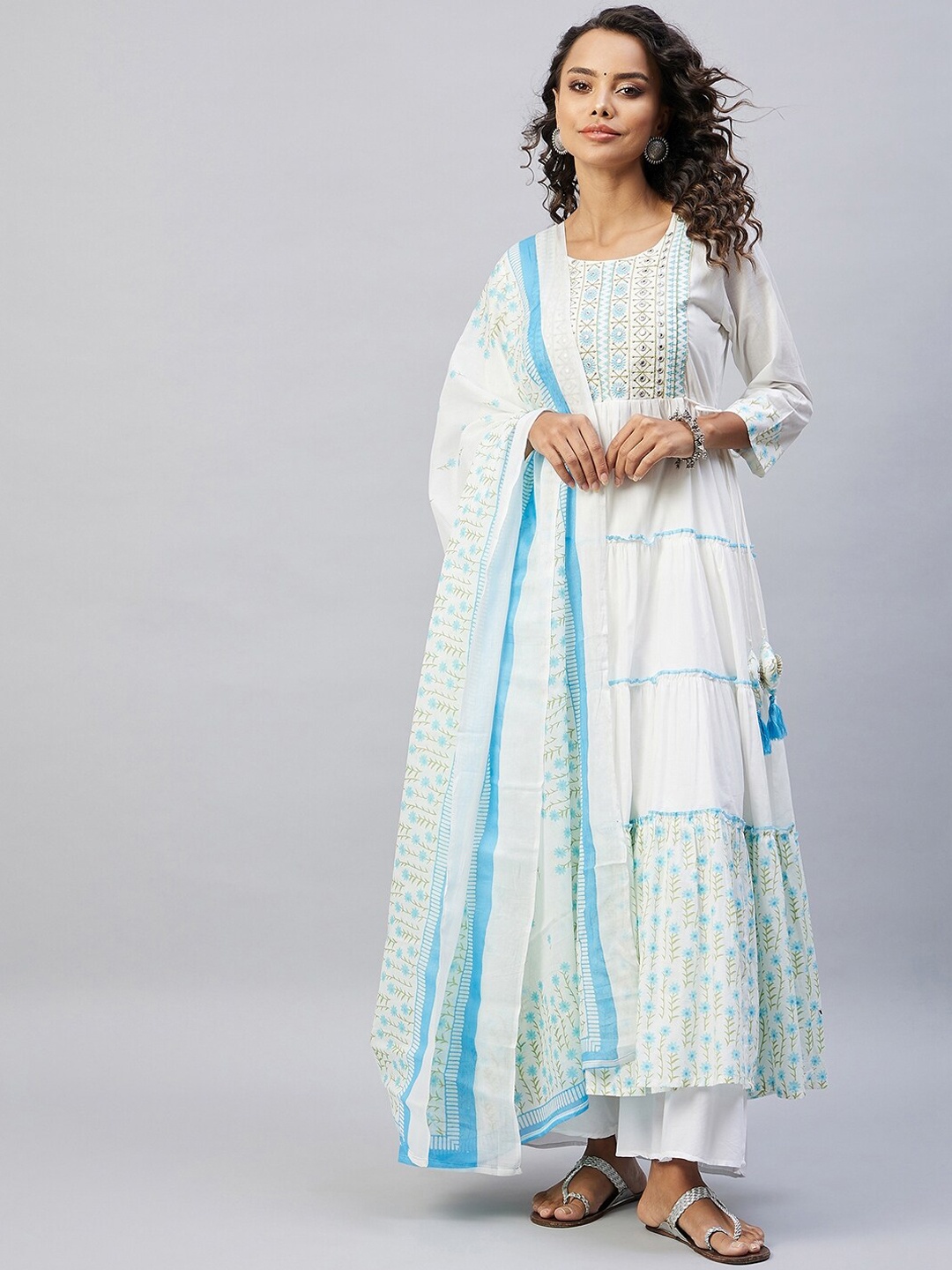 

InWeave Women Blue Ethnic Motifs Dyed Flared Sleeves Chikankari Anarkali Kurta